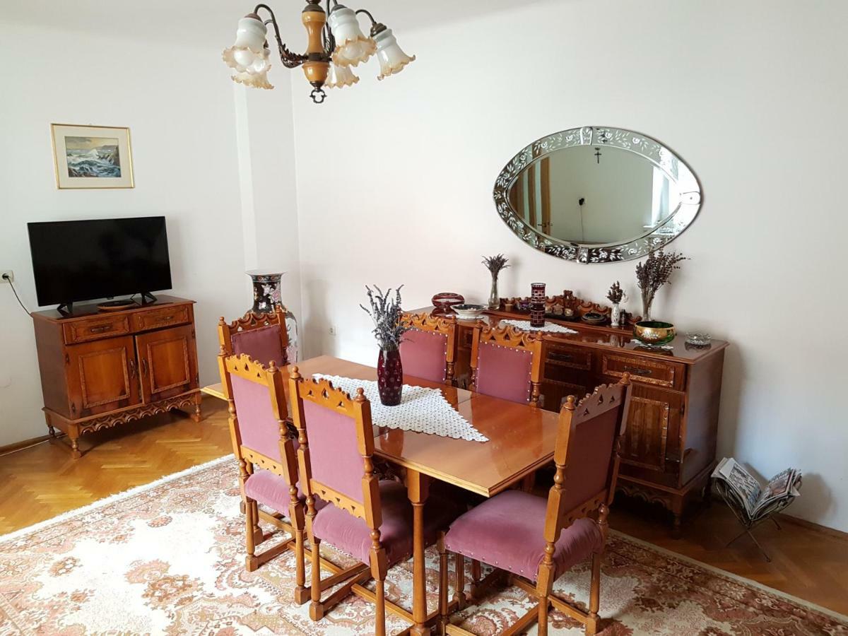 Casa Bunicilor Villa Colonia Sase Martie Luaran gambar