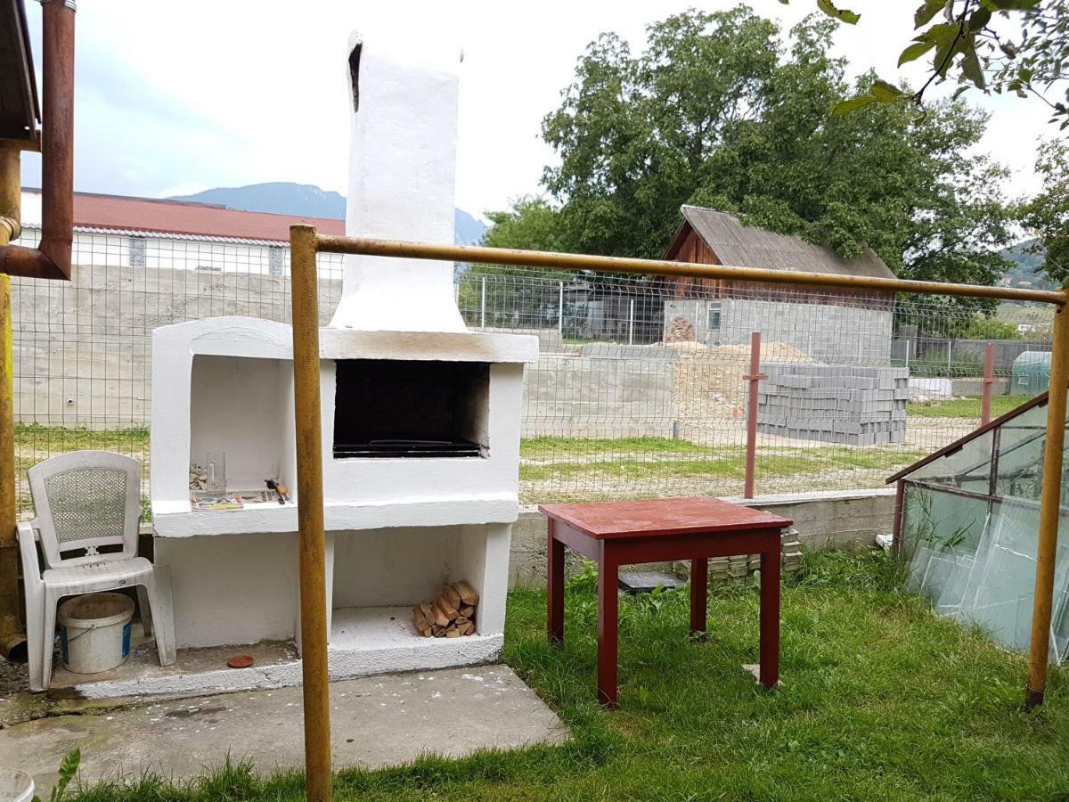 Casa Bunicilor Villa Colonia Sase Martie Luaran gambar